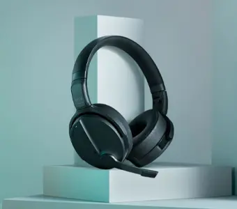 Over-ear headsets: comfort and immersion